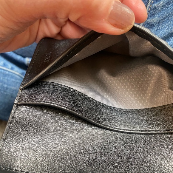 Small Black TUMI Wallet-has zipper and snap.  Many card sections, good condition - Picture 8 of 11